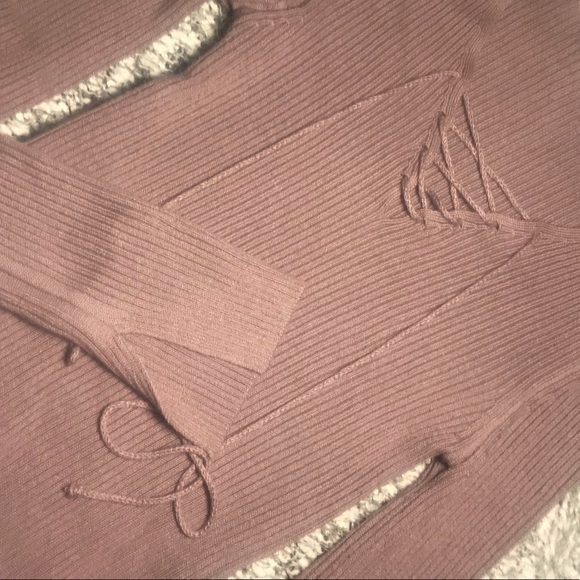 Stretchy Lace-up Sweater - Picture 2 of 2